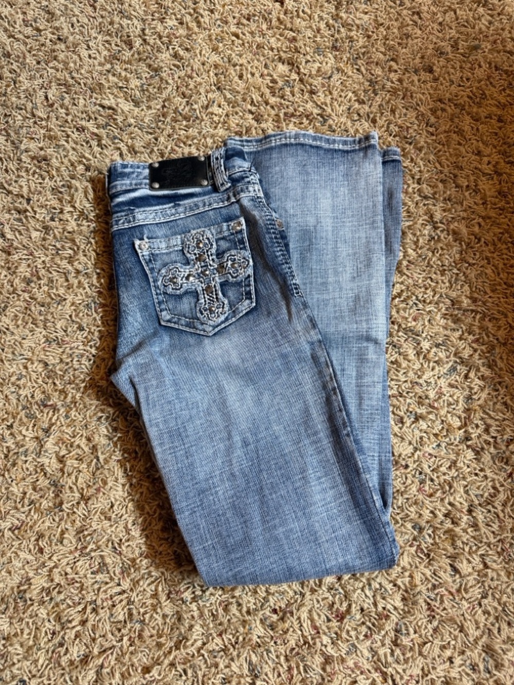 Embellished Cross Pocket Light Wash Jeans